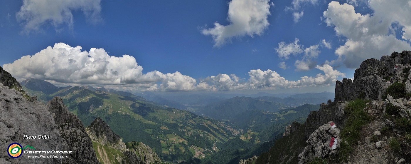 39 Canalone a precipizio sulla Val del Riso.jpg